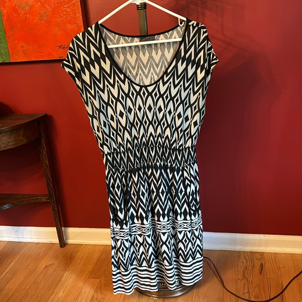 Women’s Black & Beige Dress